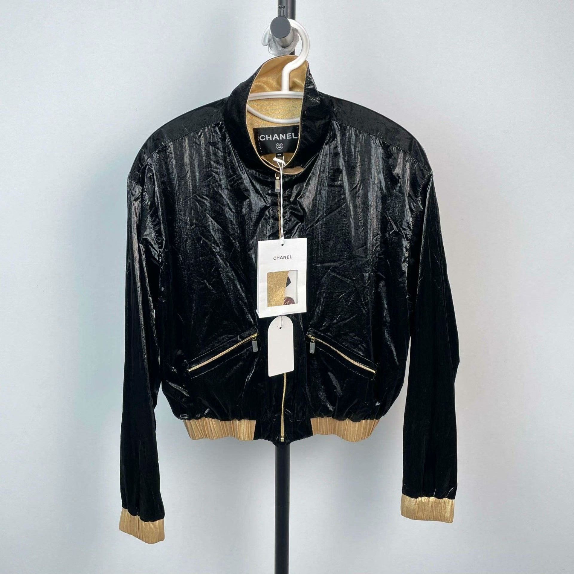 Chanel Chanel Gold Jacket 23 Women Size XS / US 0-2 / IT 36-38 - 1 Thumbnail