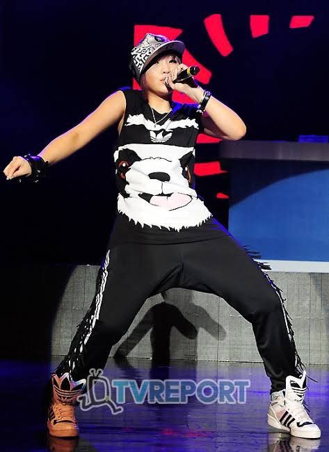 Adidas × Jeremy Scott RARE Adidas x Jeremy Scott Oversized JS Panda Bear Graphic Size US L / EU 52-54 / 3 - 3 Thumbnail