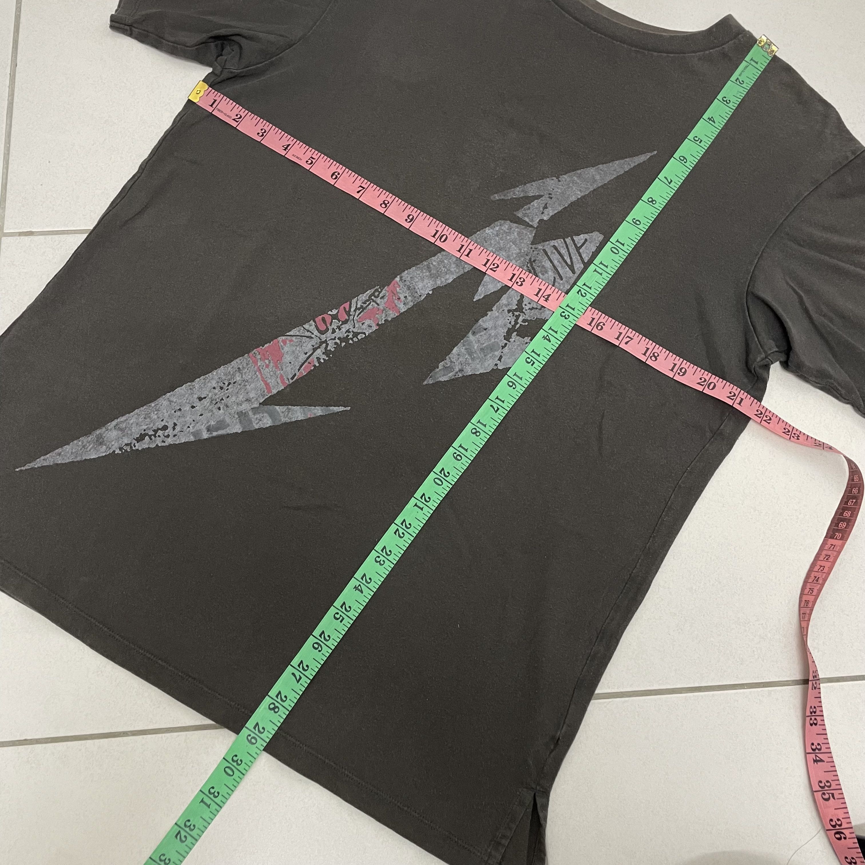 Japanese Brand × Metallica METALLICA X UNIQLO UT TSHIRT ROCK BAND METAL 2017 Size US L / EU 52-54 / 3 - 3 Thumbnail