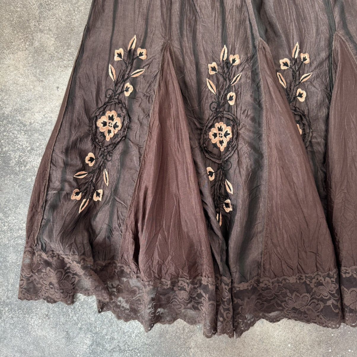 Hysteric Glamour × Vintage Amazing Vintage Floral Lace Details Boho Gothic Maxi Skirt Size 27" / US 4 / IT 40 - 6 Thumbnail