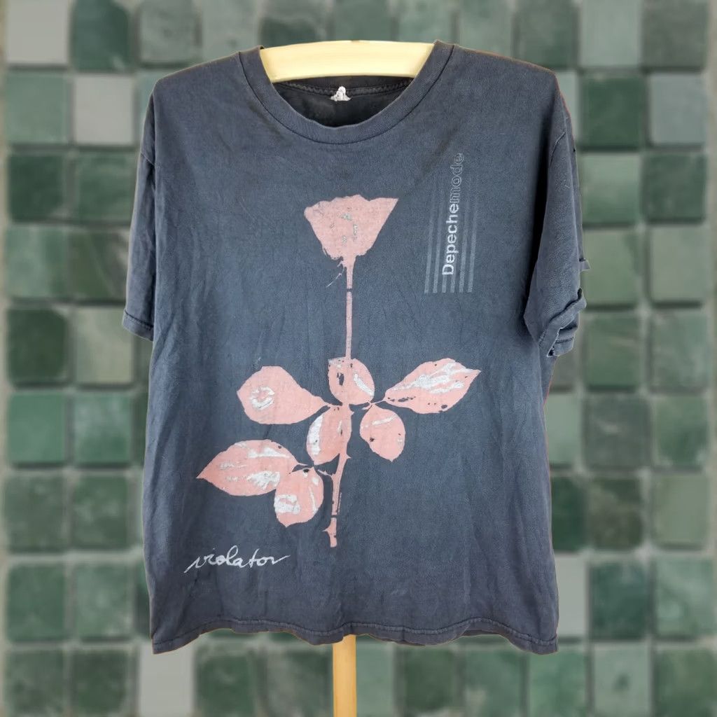 Vintage VINTAGE DEPECHE MODE CONCERT TOUR BLACK T-SHIRT SZ LARGE WORN Size US L / EU 52-54 / 3 - 1 Thumbnail