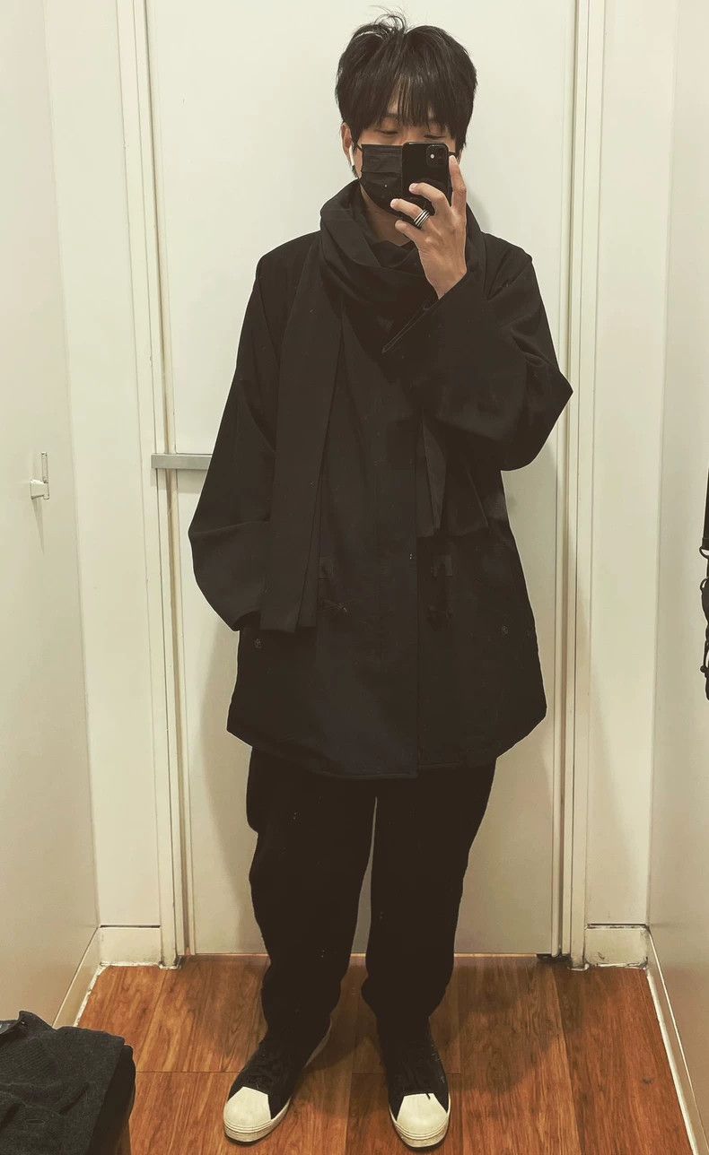 Yohji Yamamoto Yohji Yamamoto 16cm detachable scarf midi coat Size US M / EU 48-50 / 2 - 9 Thumbnail