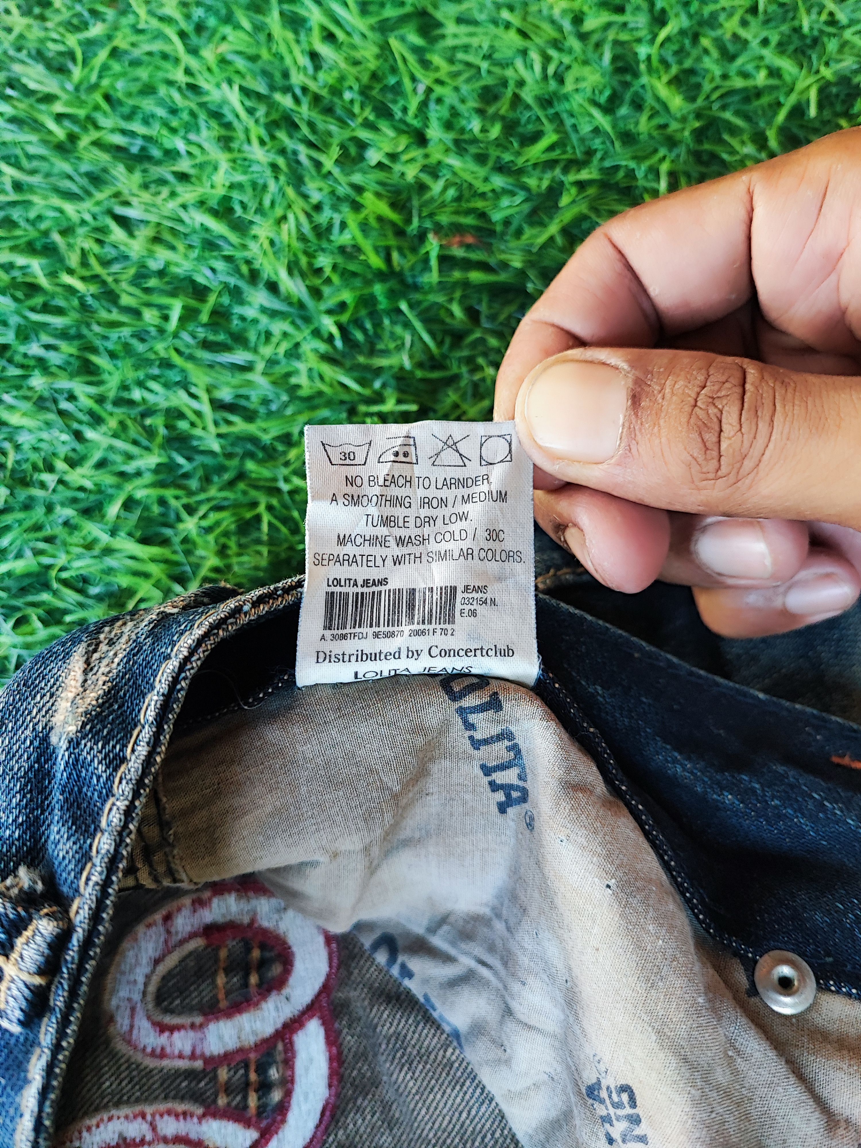 Japanese Brand Rare Yoshitomo Nara Lolita by Concert Club Distressed Jeans Size US 32 / EU 48 - 14 Thumbnail