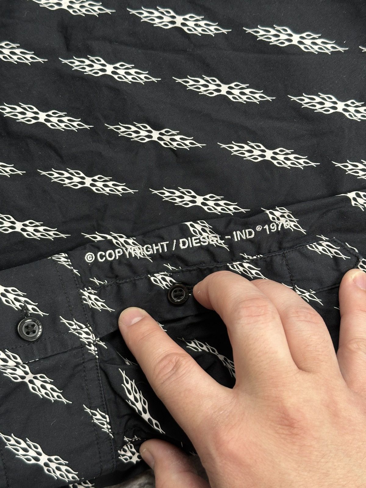 Diesel Diesel All Over Flames Print Button Up Shirt Black White Size US XL / EU 56 / 4 - 6 Thumbnail