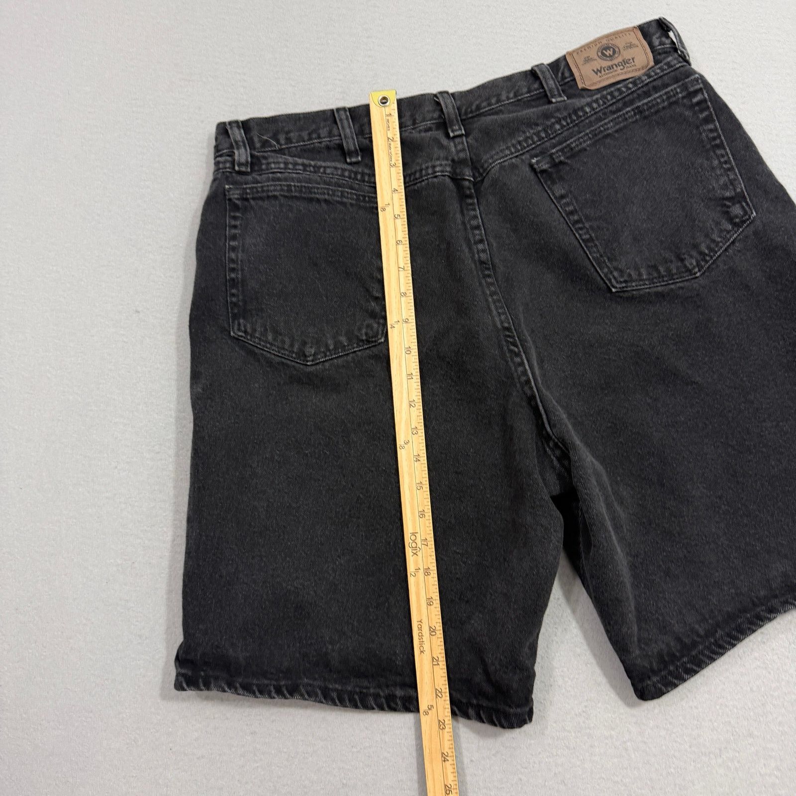 Wrangler Vintage Wrangler Jean Shorts Men's 38 Black 10" Inseam Jorts Size US 38 / EU 54 - 6 Thumbnail