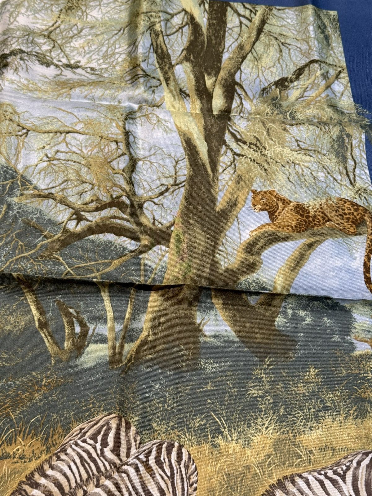 Salvatore Ferragamo Ferragamo Animal Scarf Vintage Blue Savannah Leopard Size ONE SIZE - 5 Thumbnail