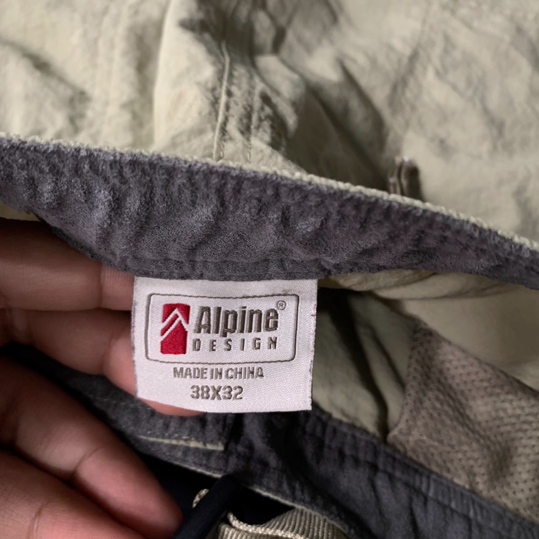 Vintage VINTAGE Alpine Design Cargo Pants Men 38x32 Convertible Straight Leg Nylon Green Casual Skate Y2K Size US 38 / EU 54 - 3 Thumbnail