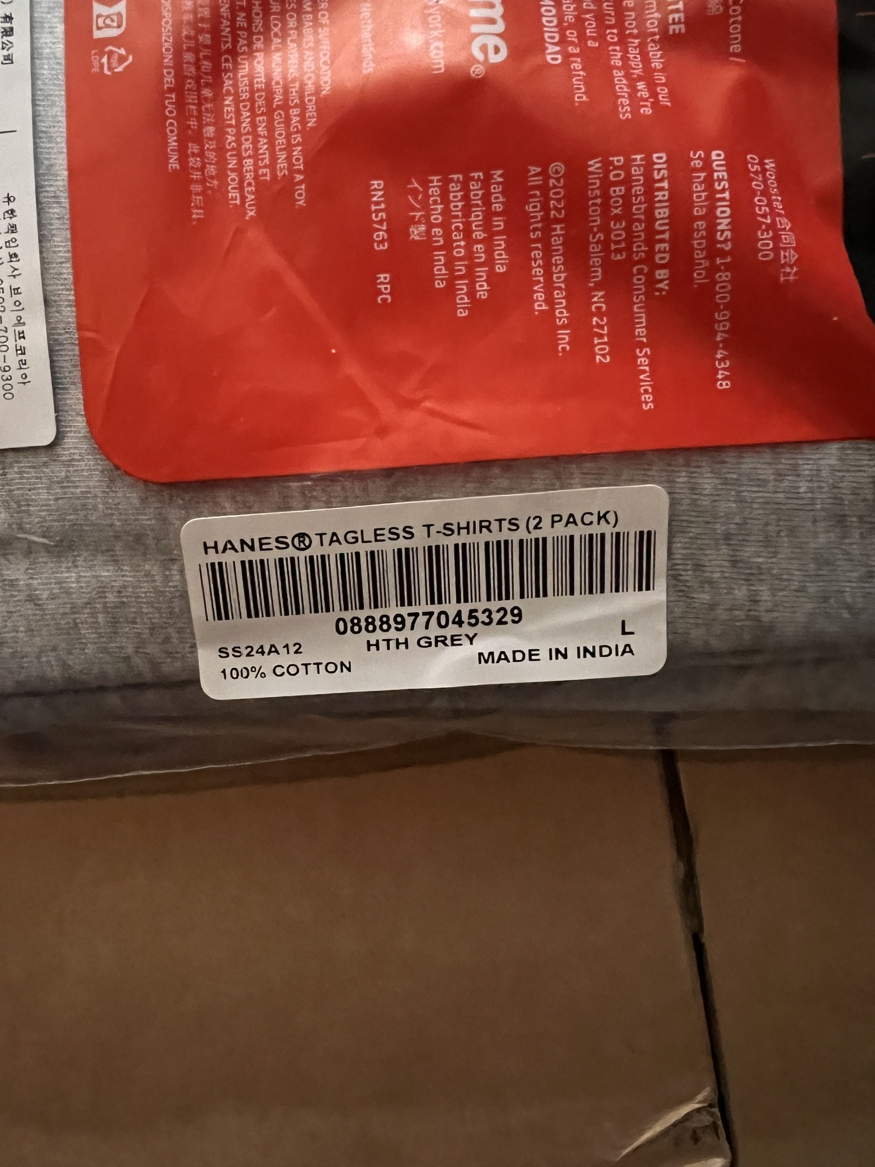 Supreme Large Hanes Tag Less Tees Size US L / EU 52-54 / 3 - 4 Thumbnail