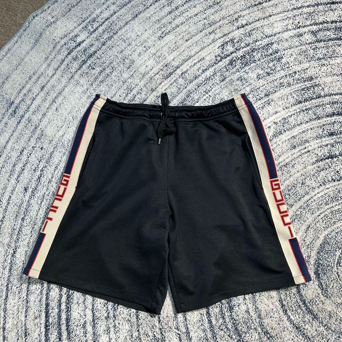 Gucci GUCCI STRIPED SHORT PANTS Size US 38 / EU 54 - 1 Thumbnail