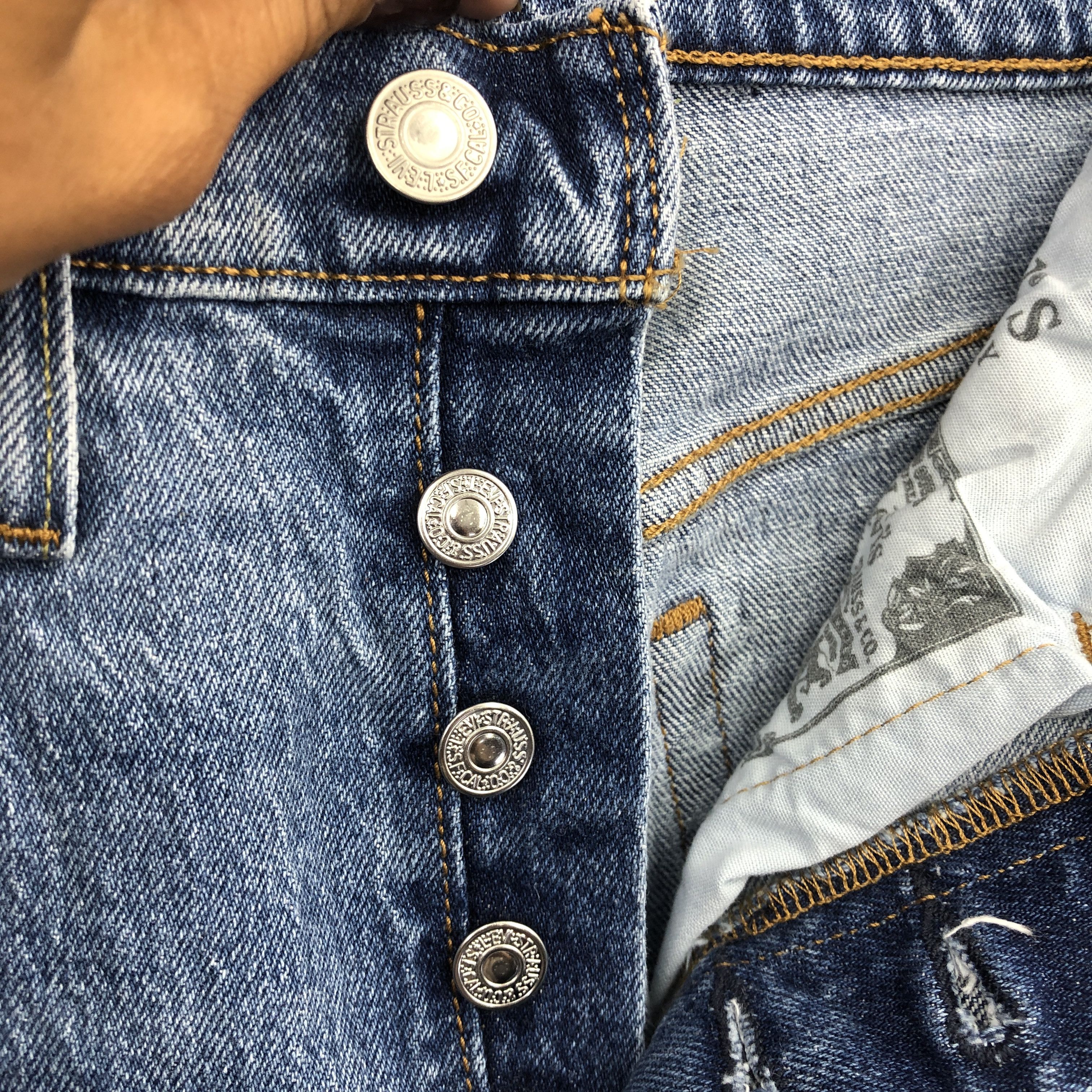 Levi's Vintage Levis 501 Distressed Jeans Faded Light Wash Denim Size 26" / US 2 / IT 38 - 5 Thumbnail