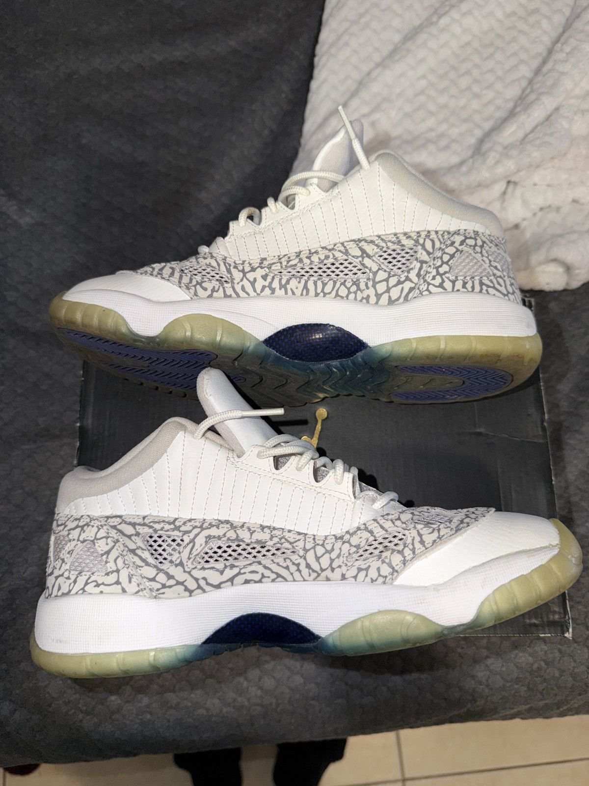 Jordan Brand Air Jordan 11 Retro Low IE BG ‘Cobalt’ Size US 7 / EU 40 - 2 Thumbnail