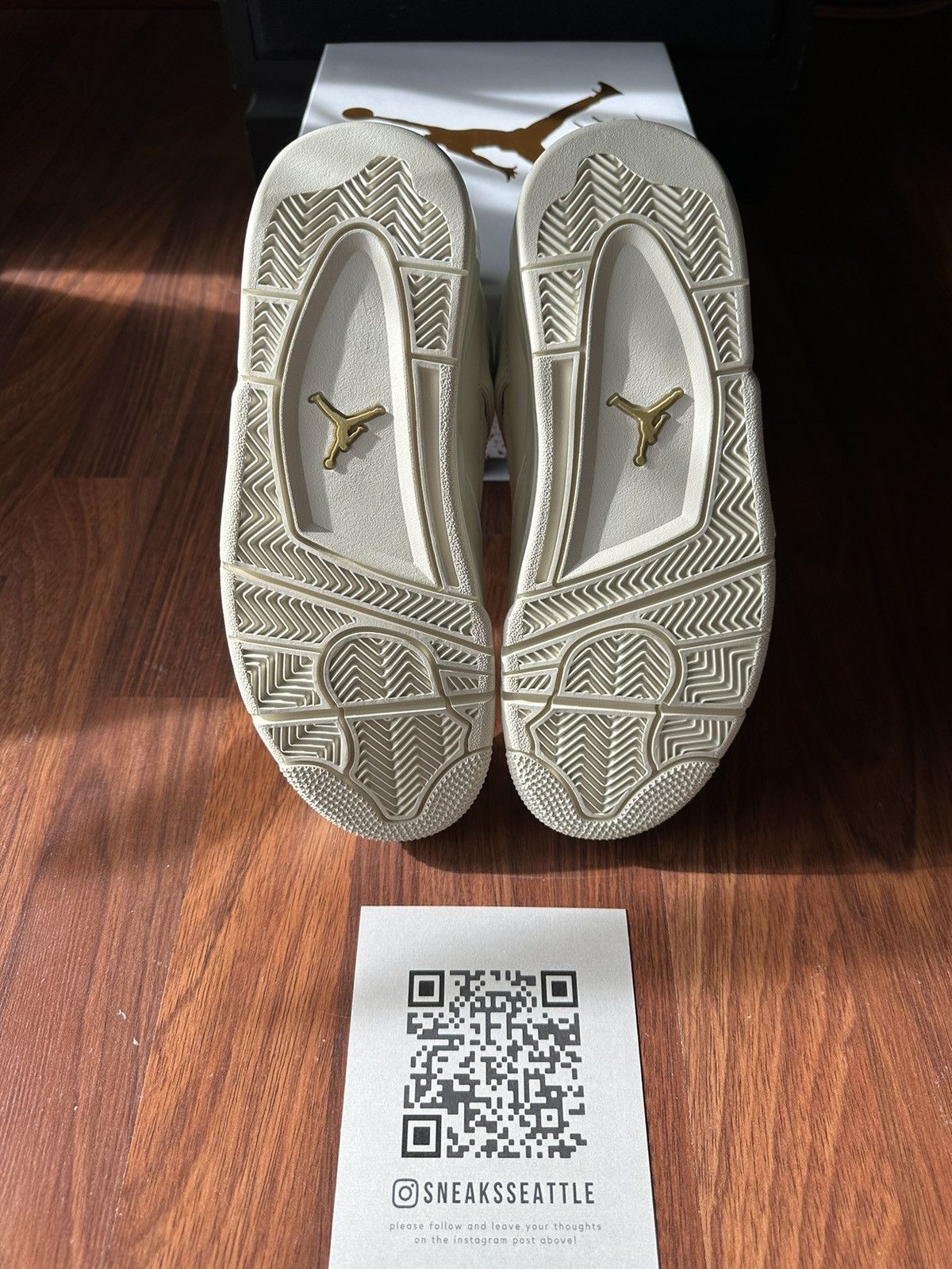 Jordan Brand Jordan 4 Retro Metallic Gold (W) Size 6.5M/8W AQ9129-170 Size US 8 / IT 38 - 5 Thumbnail
