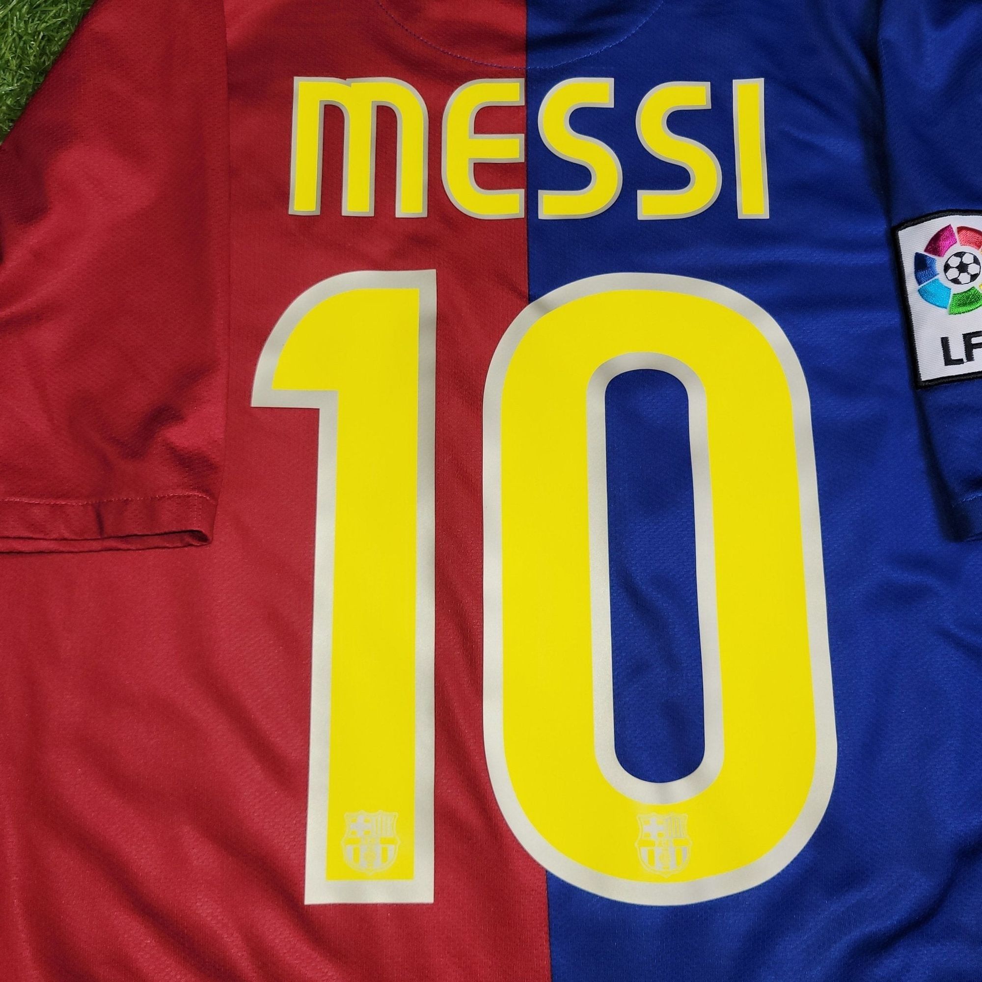 Nike Messi Barcelona TREBLE SEASON 2008 2009 Soccer Jersey S Size US S / EU 44-46 / 1 - 3 Thumbnail