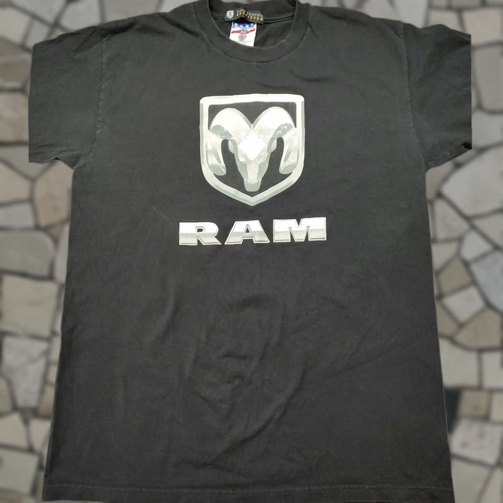 Vintage VINTAGE Dodge Ram Outfitters Union Made USA Mens Tag XL Black Hoodie Crew Neck Long Sleeve 90s Cars Classic Logo Graphic Print Size US XL / EU 56 / 4 - 1 Thumbnail