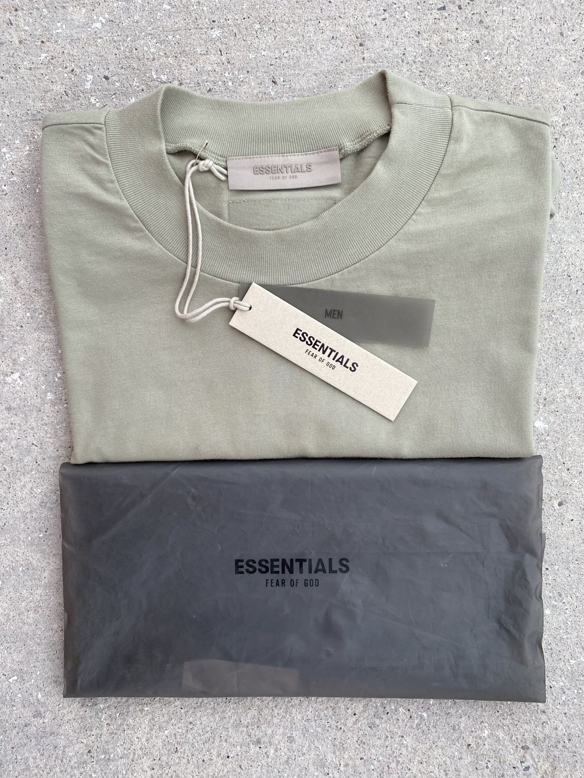Essentials × Fear of God Fear Of God Essentials T-Shirt Egg Shell (FW22) Size US M / EU 48-50 / 2 - 10 Thumbnail