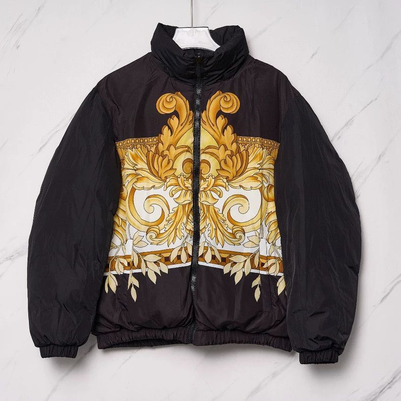 Versace Versace Wear a padded jacket on both sides Size US M / EU 48-50 / 2 - 5 Thumbnail