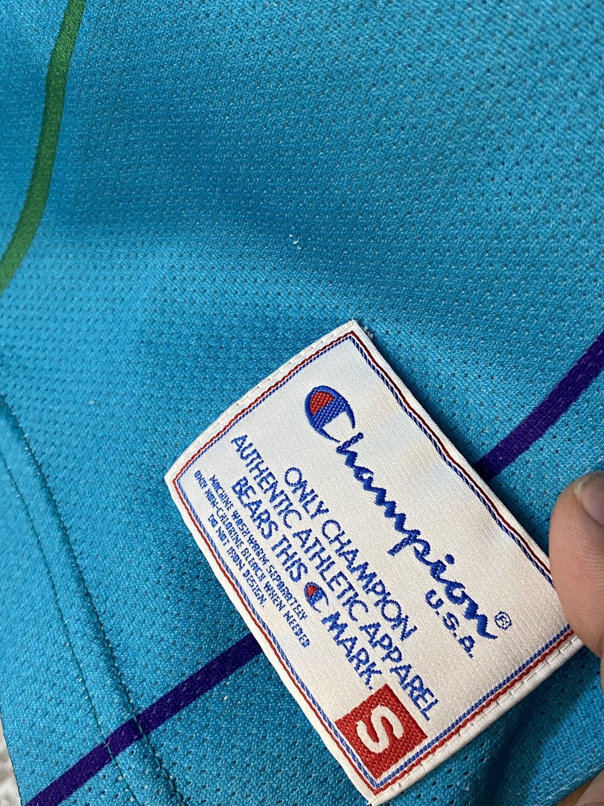 Champion × NBA × Vintage 90s Vintage Champion Charlotte NBA Jersey #33 Mouring Size US S / EU 44-46 / 1 - 7 Thumbnail