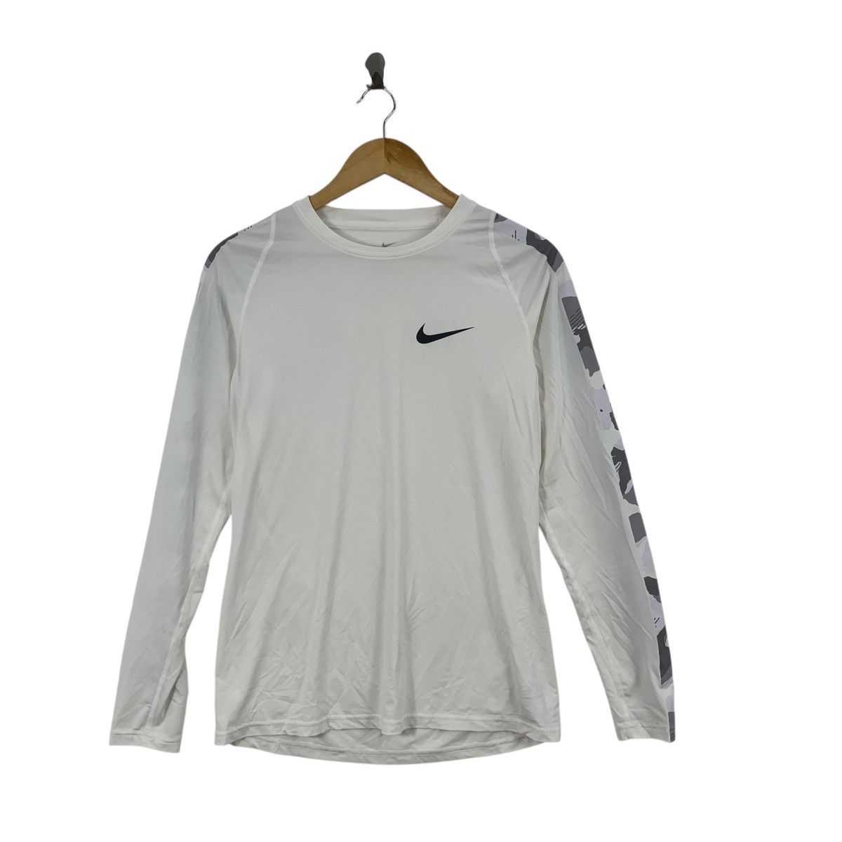 Nike NIKE DRI FIT Sportswear Camouflage Sleeve Tee Shirt Top Size L / US 10 / IT 46 - 3 Thumbnail
