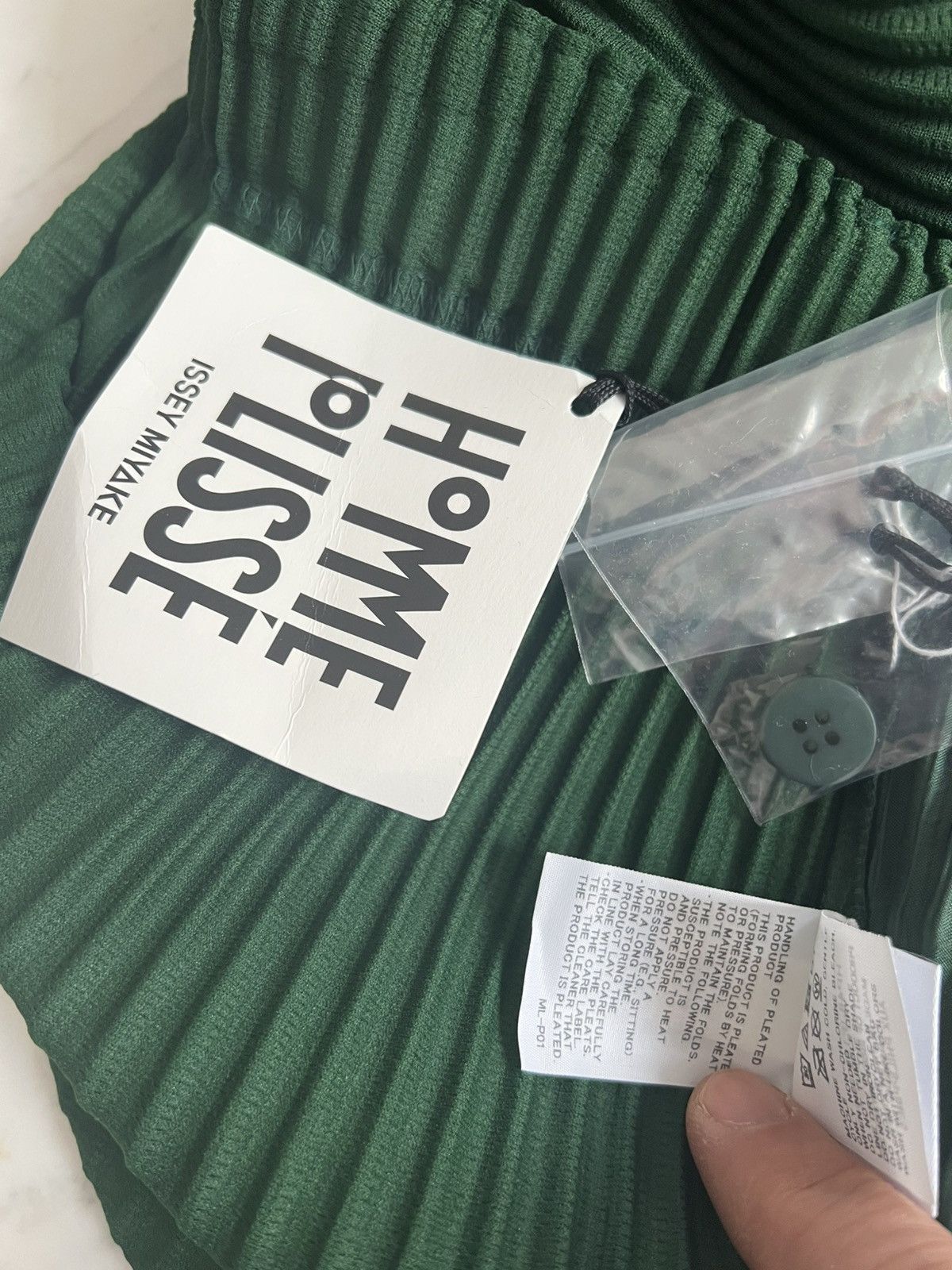 Issey Miyake HOMME PLISSÉ ISSEY MIYAKE Trousers Green Size 2 Medium Size US 33 - 8 Thumbnail