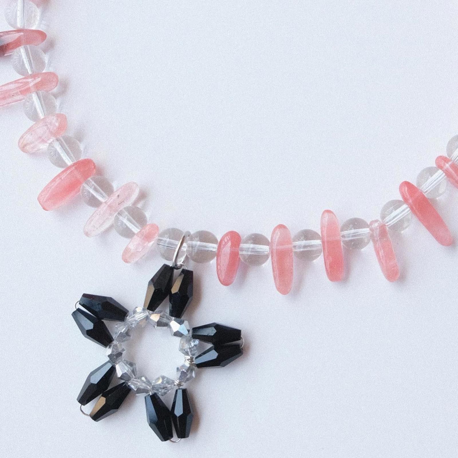 Other Handmade Flower Pendant Beaded Necklace Size ONE SIZE - 7 Thumbnail