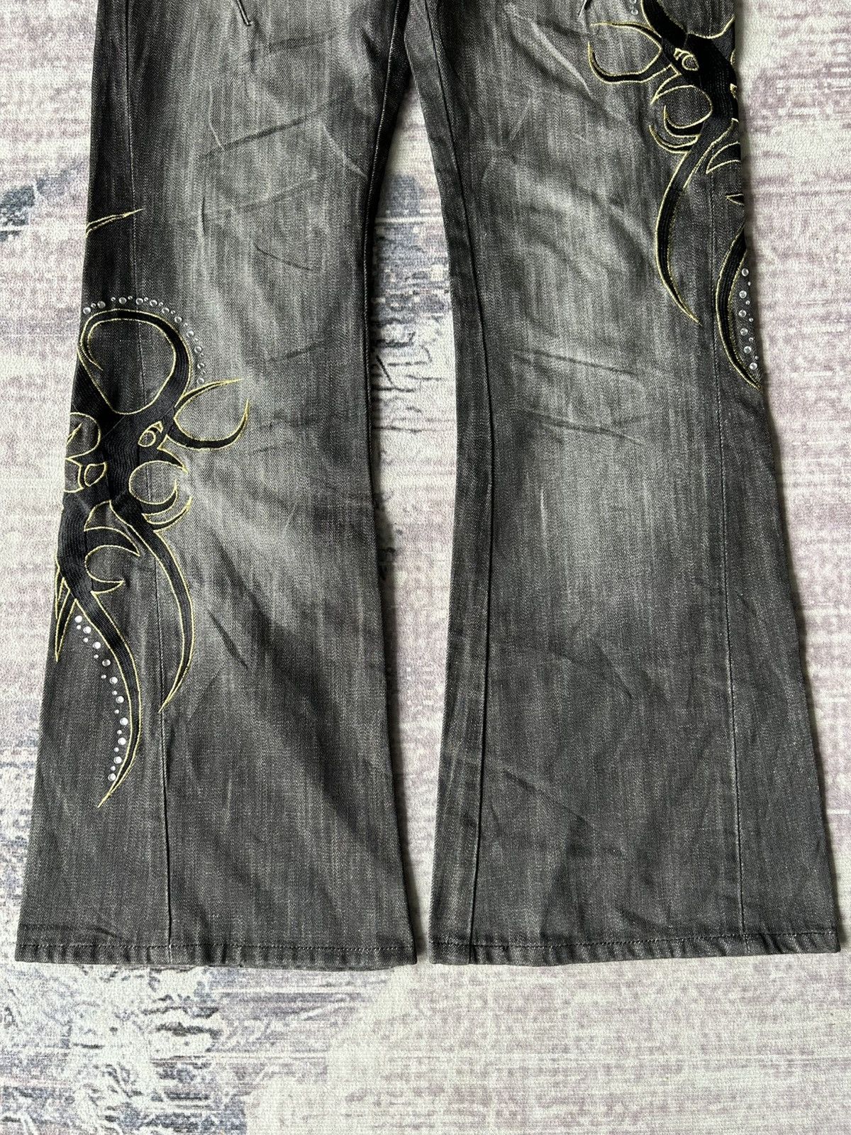 Tornado Mart ( Rare🤩 ) Tornado Mart Art Tribal Flared Jeans Size US 33 - 9 Thumbnail