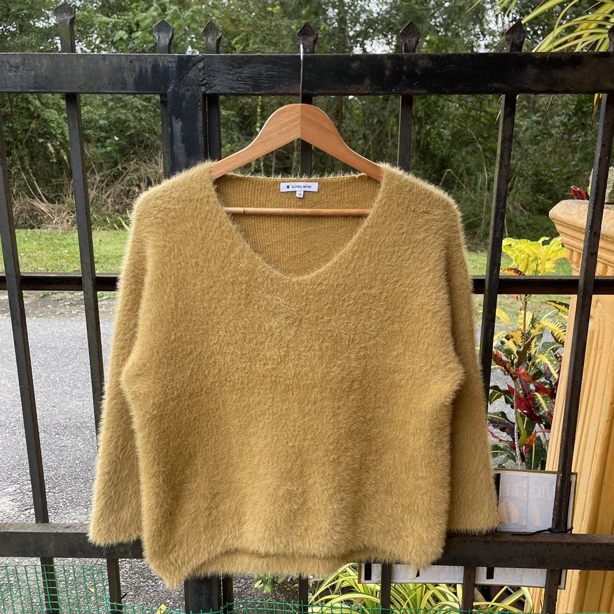 Global Work × Japanese Brand × Vintage 🔥Vintage Global Work Henley Women Wool Mohair Crop Tops Size M / US 6-8 / IT 42-44 - 1 Thumbnail