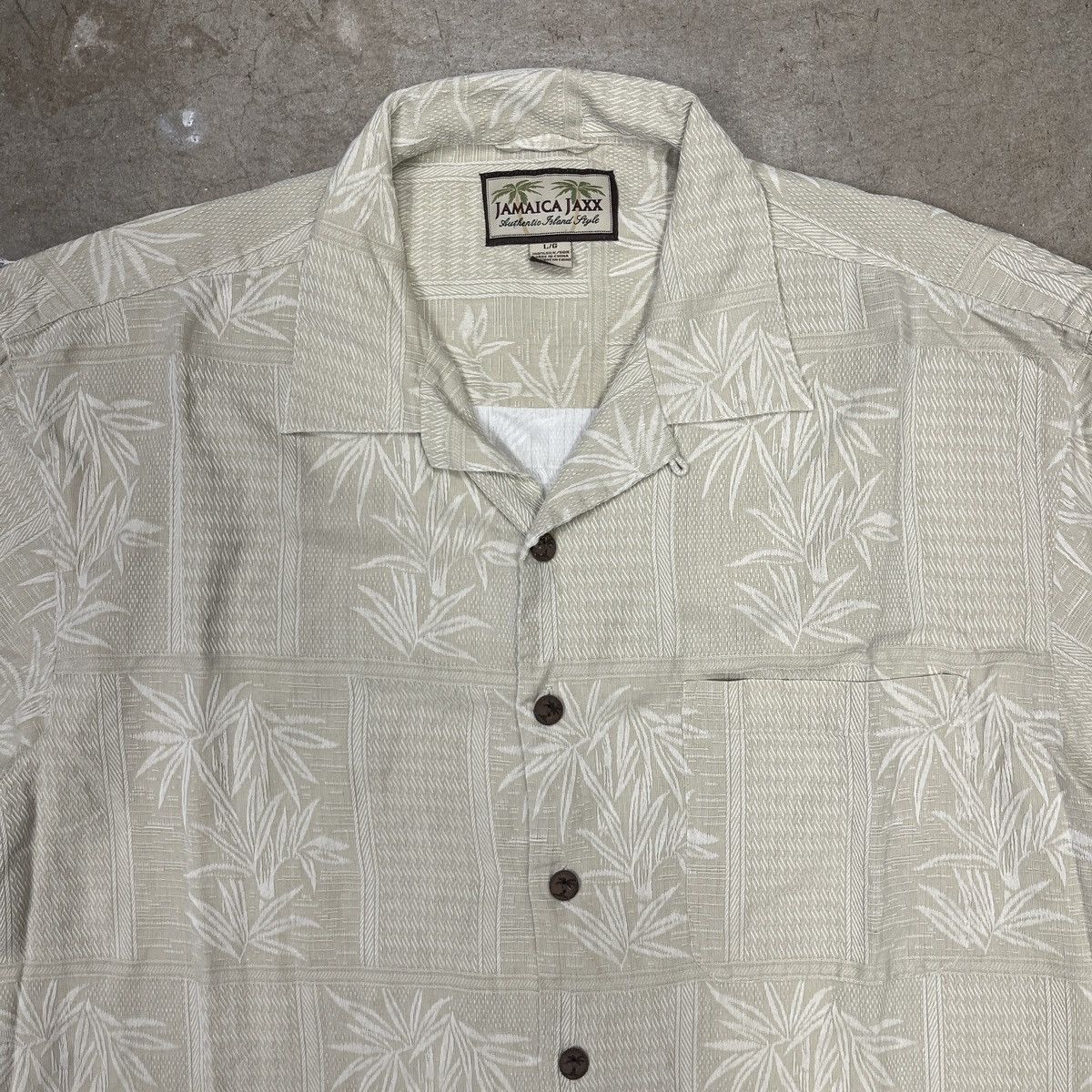 Vintage Vintage Silk Camp Collar Beige Short Sleeve Button Shirt Size US L / EU 52-54 / 3 - 2 Thumbnail