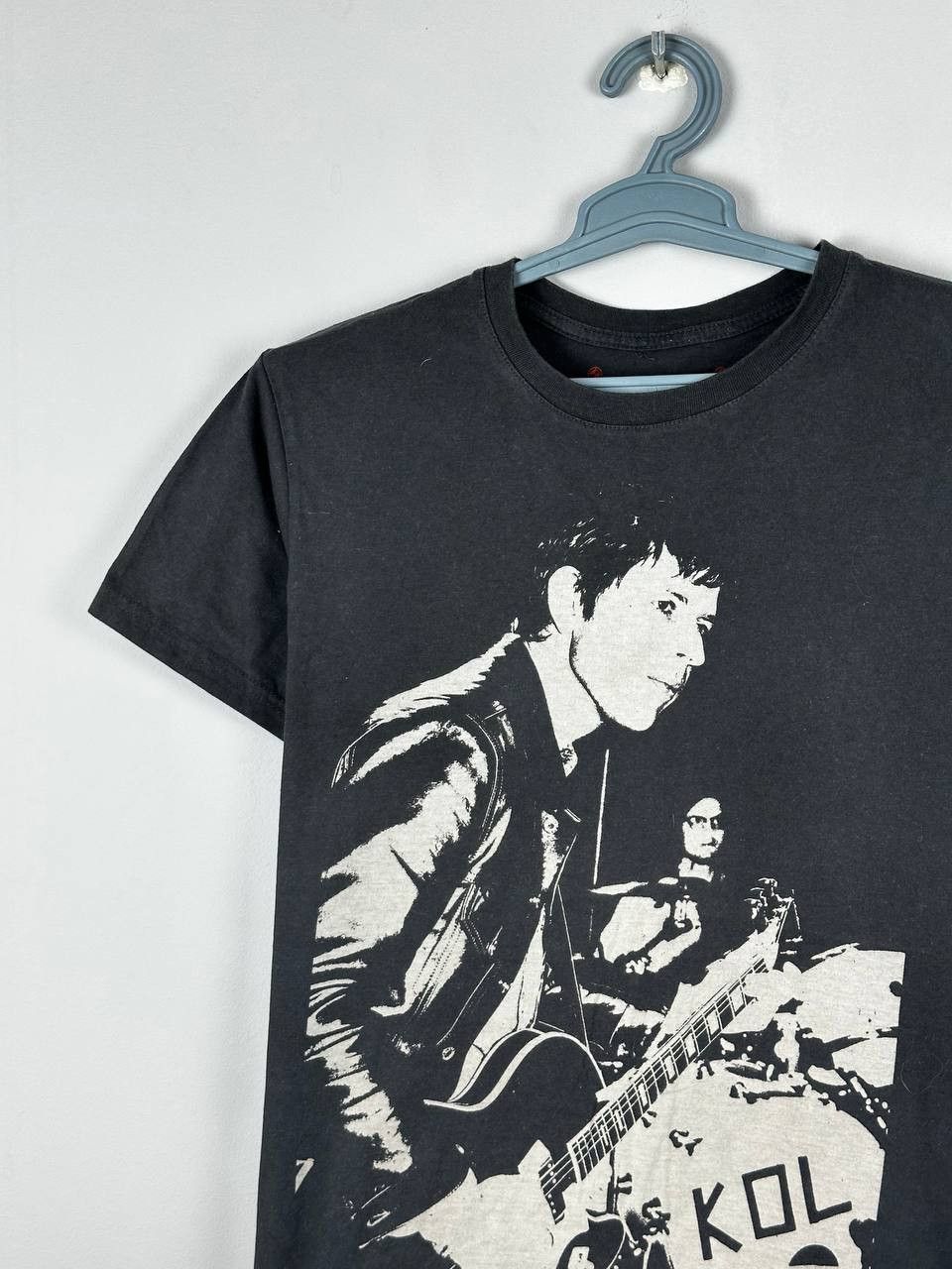 Band Tees Kings Of Leon Rock Band Faded T-shirt Size US M / EU 48-50 / 2 - 3 Thumbnail