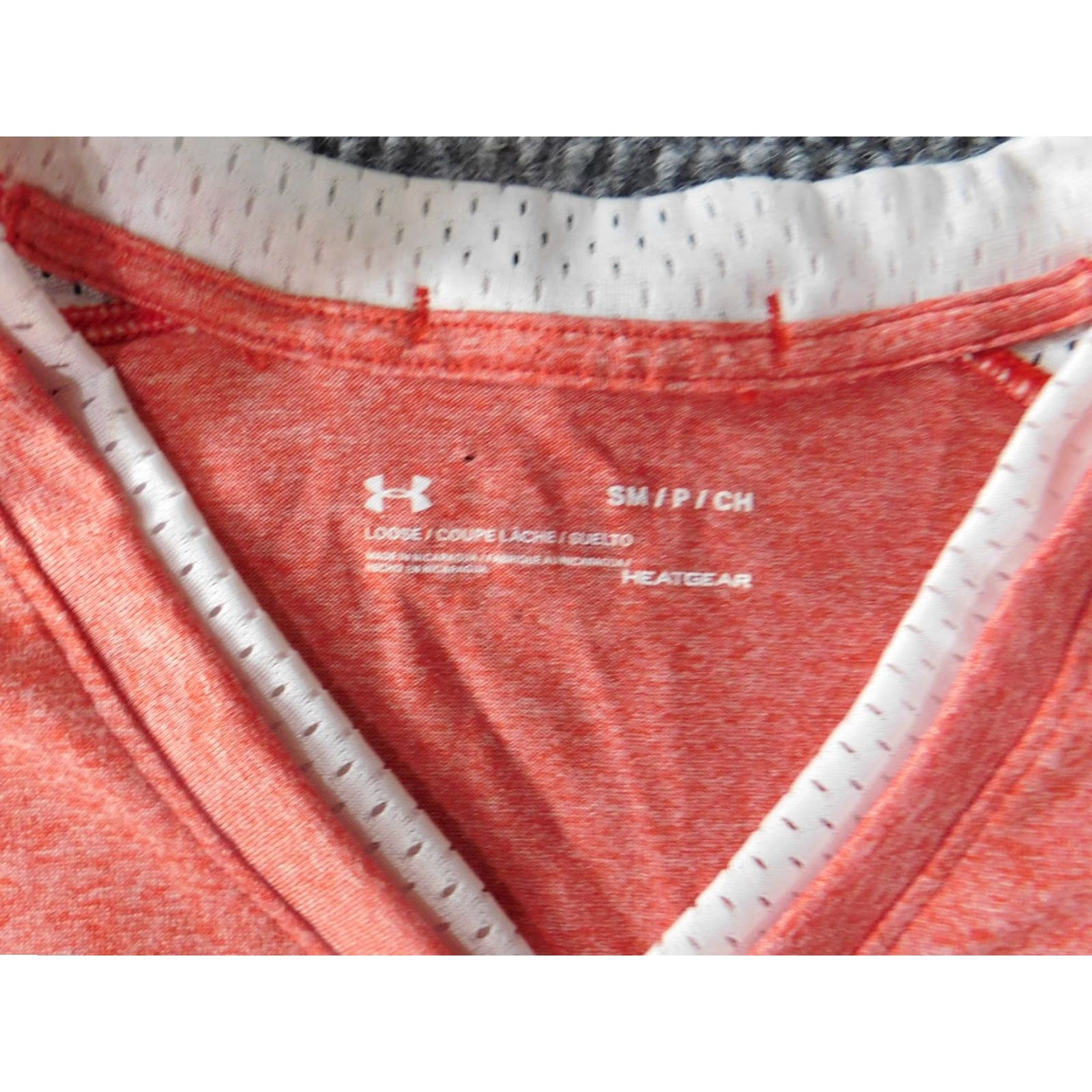 Under Armour Under Armour Womens Shirt Small pink V-Neck Short Sleeve T-Shirt Casual Regular Pink Classic Stretch Womens Size S / US 4 / IT 40 - 4 Thumbnail