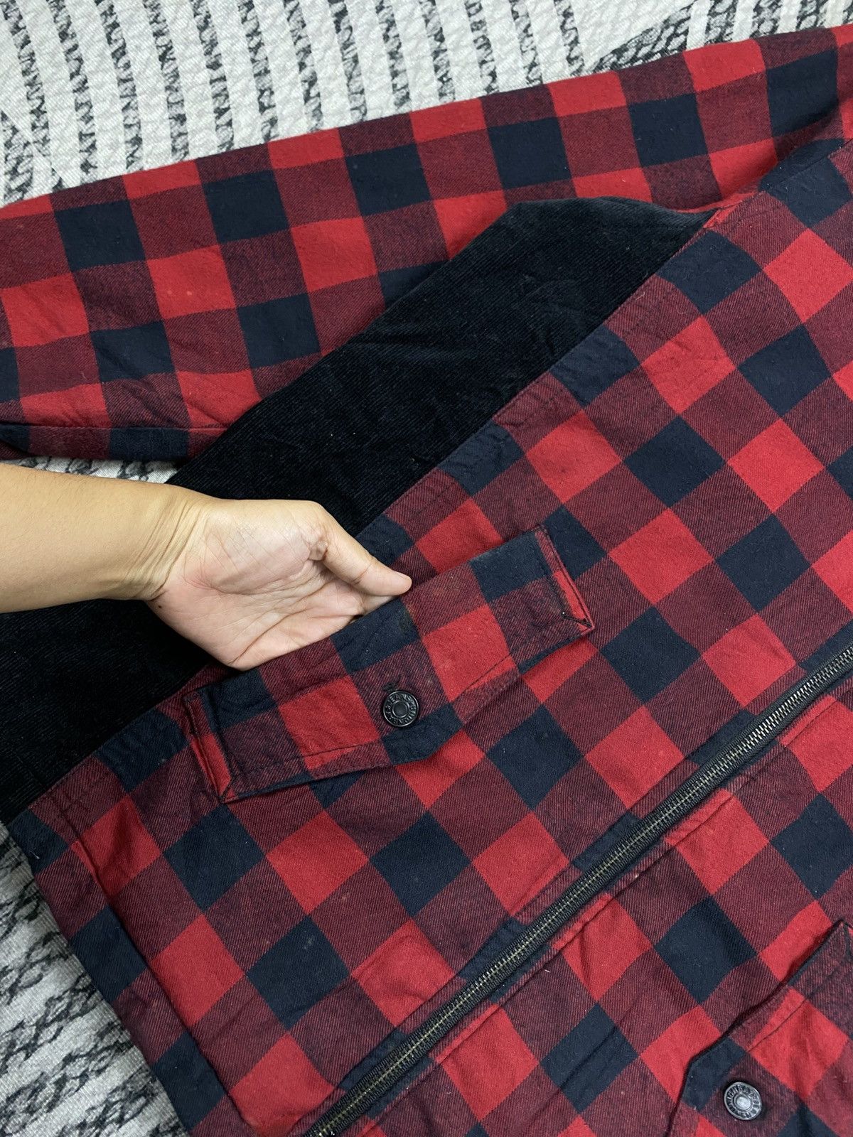 UNIONBAY Vintage UNIONBAY Red & Black Checked Zip-Up Hooded Jacket Size US M / EU 48-50 / 2 - 7 Thumbnail