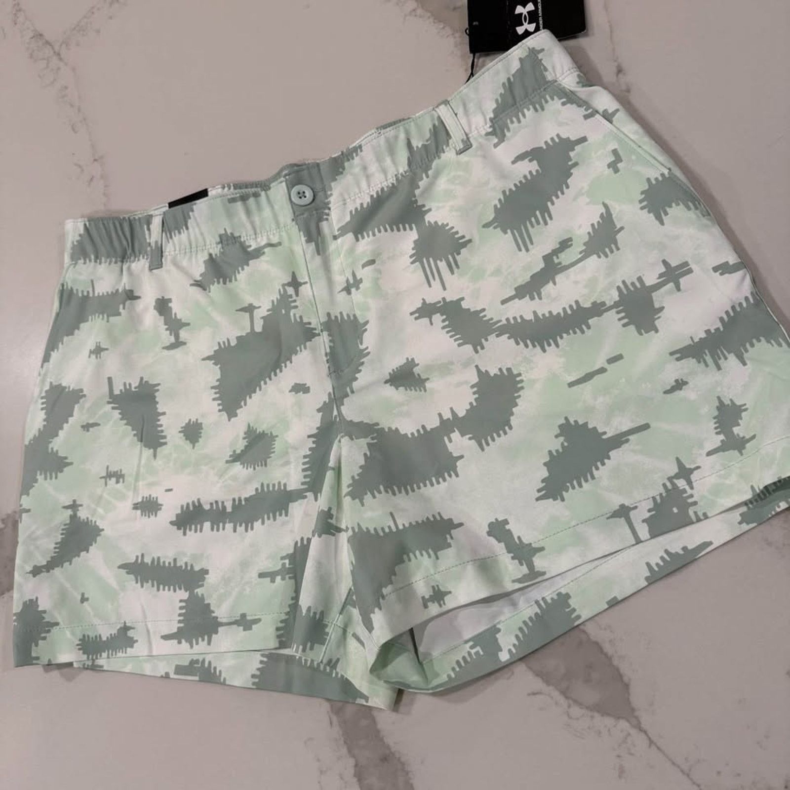 Under Armour Under Armour NWT Links Printed Performance Shorts Womens 16 Size 38" / US 16 / IT 52 - 2 Thumbnail