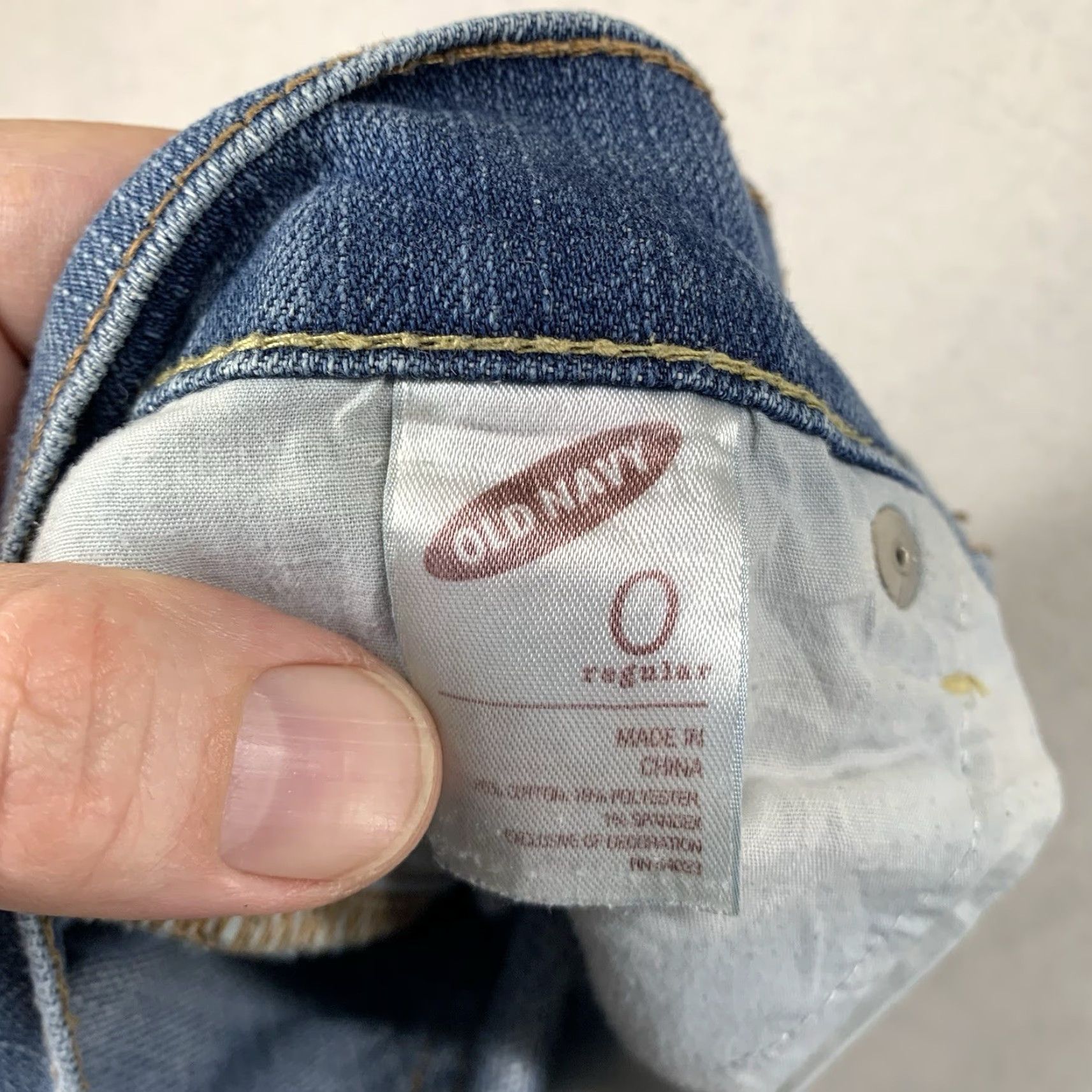 Old Navy Old Navy The Diva Shorts Women's 0 Blue Denim 29in 2in Inseam Flat Front Zip 5-Pocket Stretch Bohemian Casual Summer Festival Beach Vibes Size 25" / US 0 / IT 36 - 4 Thumbnail