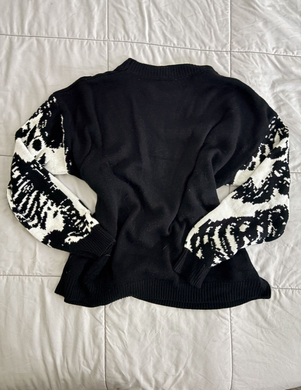 Other Black & white skull knit sweater Size US L / EU 52-54 / 3 - 2 Thumbnail