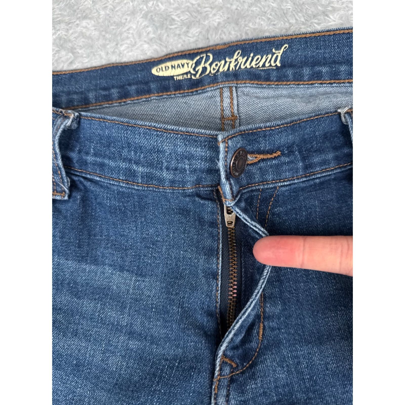 Old Navy Old Navy Jeans Womens 11 Blue Denim Boyfriend Distressed Low Rise Tapered 34x25 Size 32" / US 10 / IT 46 - 5 Thumbnail