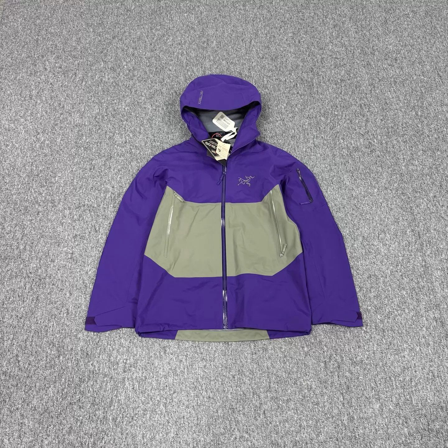 Arc'teryx Arcteryx SABRE Blocked Hooded Jacket Purple M New With Tags Size US M / EU 48-50 / 2 - 1 Thumbnail