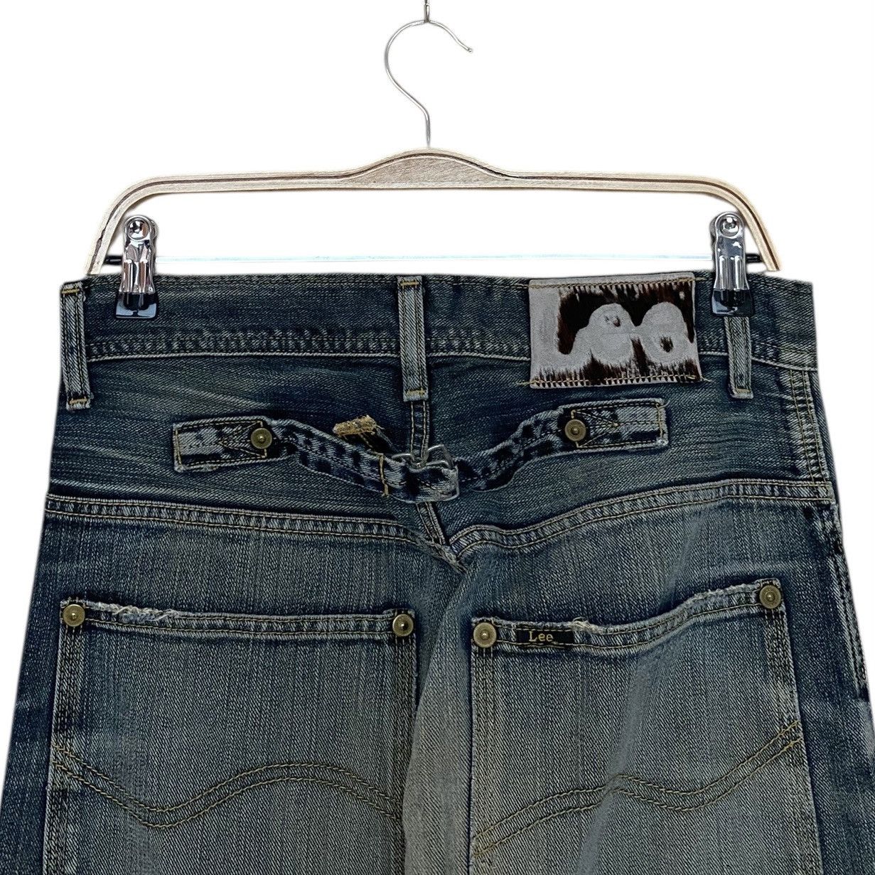 Lee × Vintage Vintage Brand Lee Buckle Back Jeans 1990s Size US 29 - 8 Thumbnail