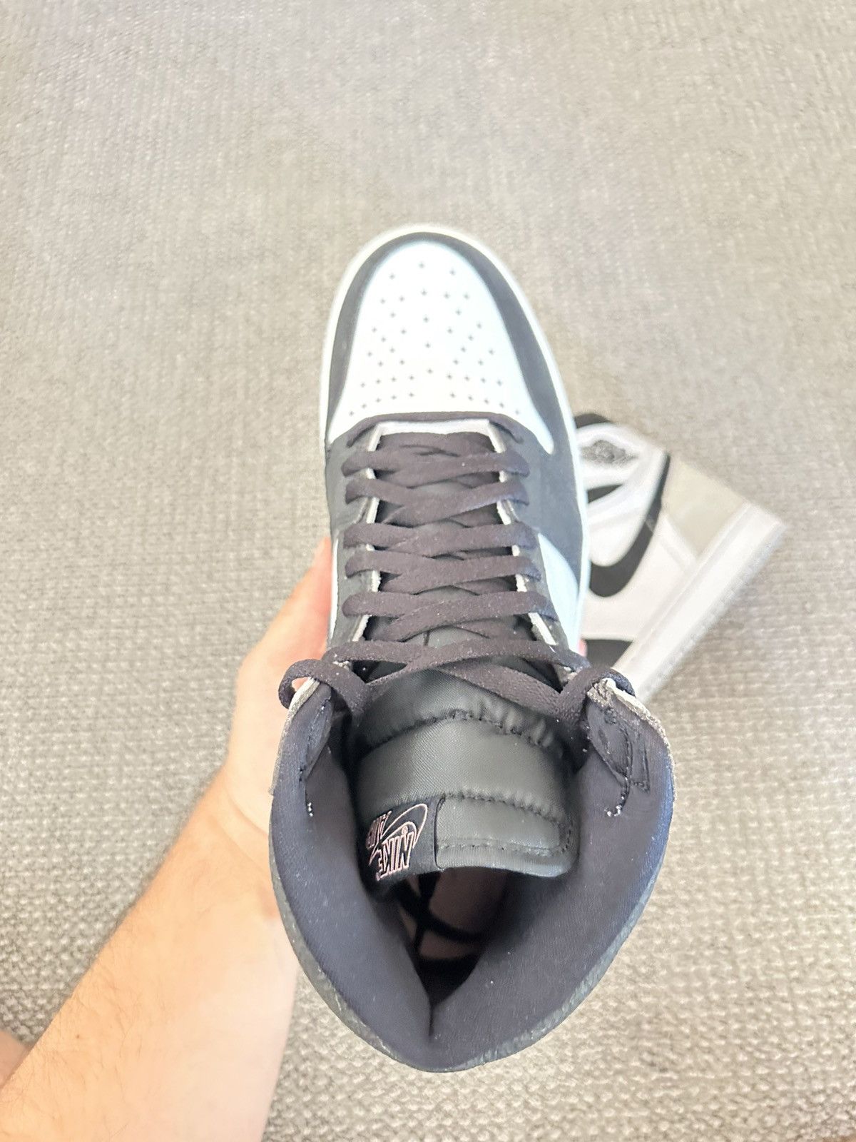 Nike Jordan 1 Bleached Coral Size US 11 / EU 44 - 12 Thumbnail