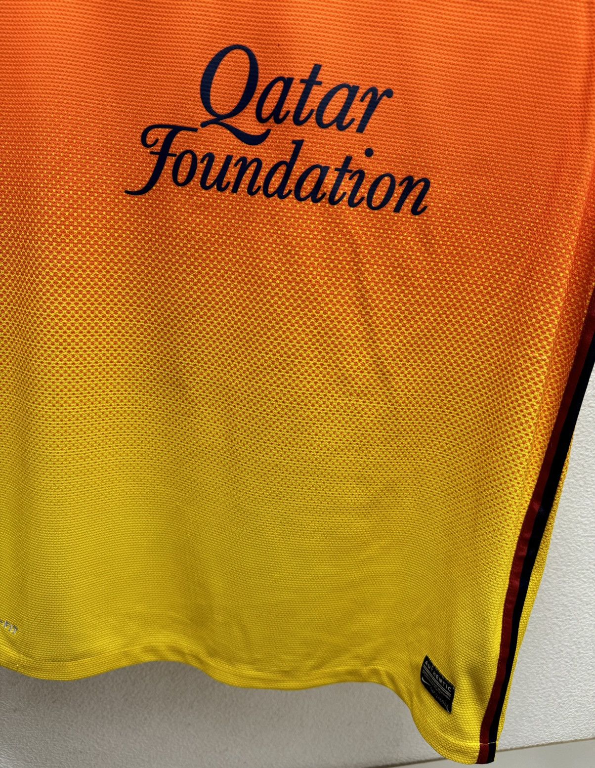 Nike Nike Barcelona soccer jersey M sz apl patch Size US M / EU 48-50 / 2 - 5 Thumbnail