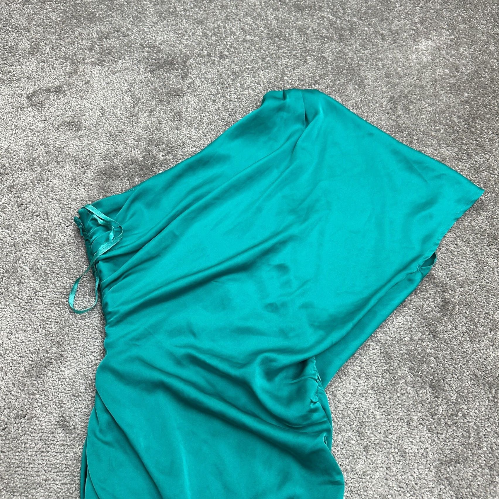 AQUA Aqua Satin Asymmetric Mini Dress Womens 2 Green Ruched Party Dress Short Sleeve One Shoulder Bodycon Pencil Dress Size XS / US 0-2 / IT 36-38 - 3 Thumbnail
