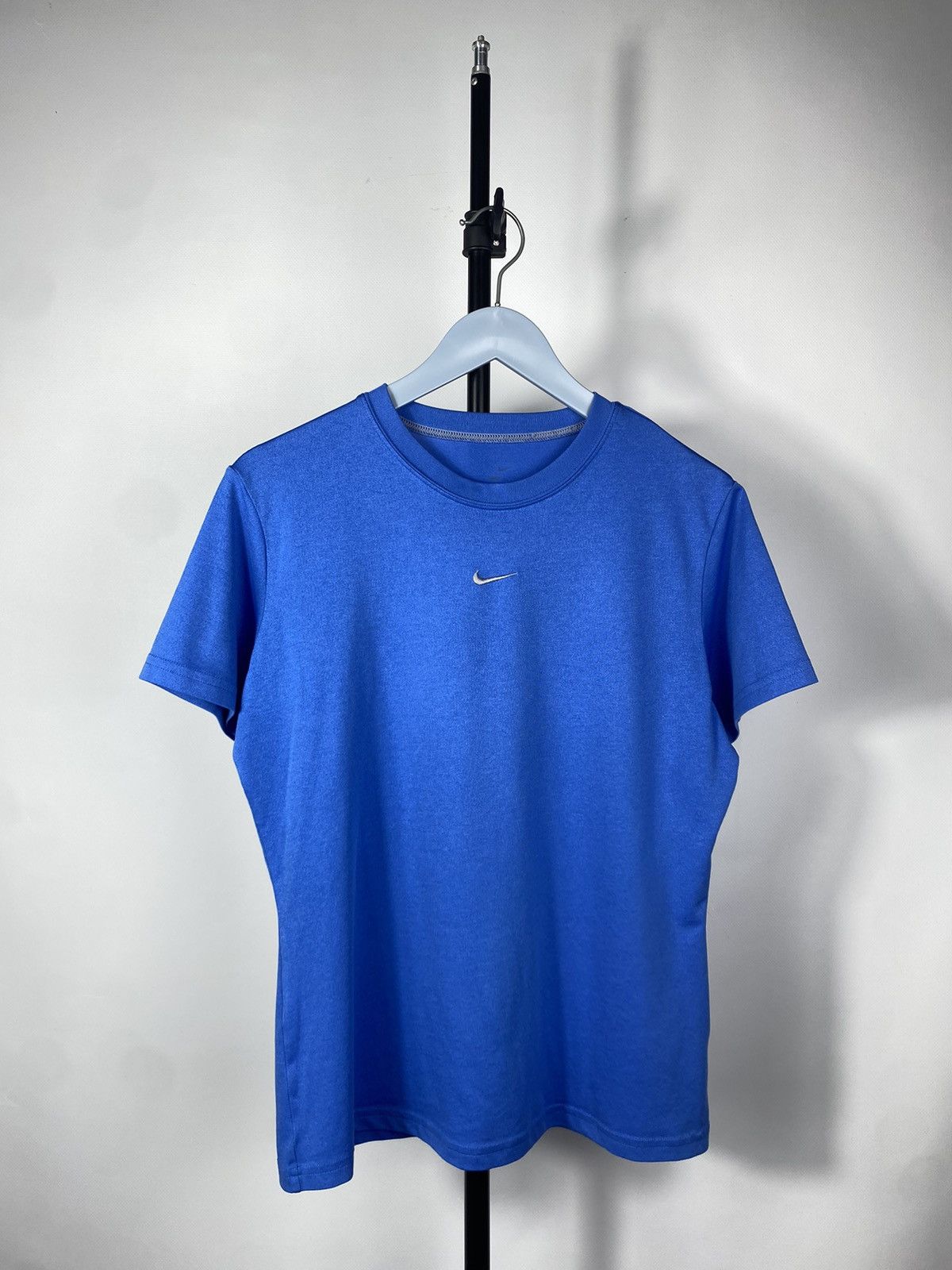 Nike × Vintage Vintage 90s Nike central Logo T shirt Style Boxy Rap Size US S / EU 44-46 / 1 - 1 Thumbnail