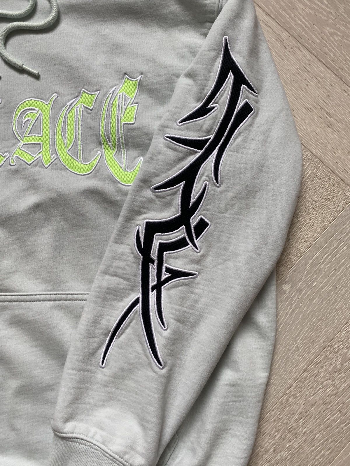 Palace Palace Labyrinth Hood ‘Ice’ Size US L / EU 52-54 / 3 - 13 Thumbnail