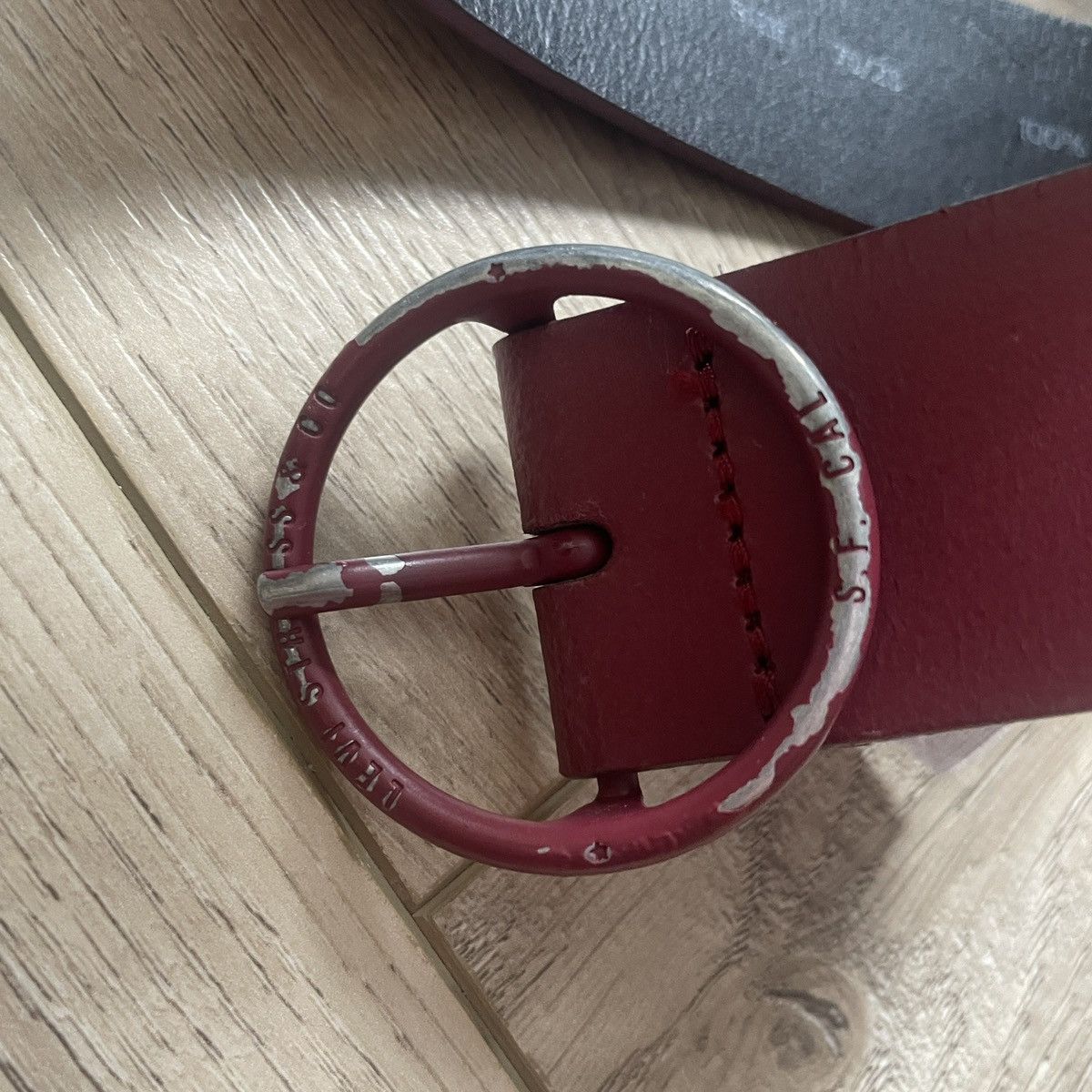 Levi's Levi’s Vintage Italian Bovine Leather Belt in Oxblood Size ONE SIZE - 2 Thumbnail
