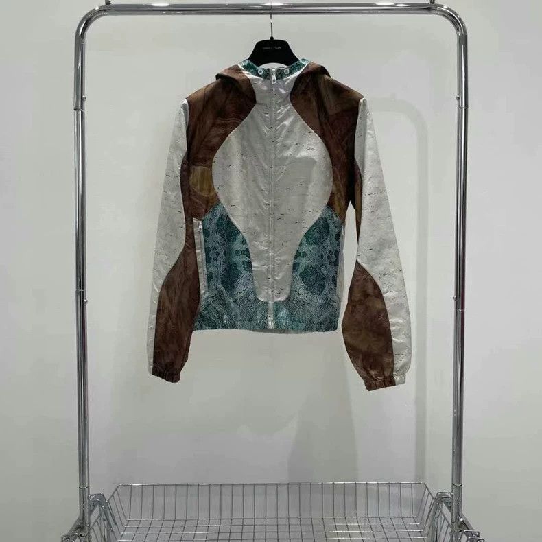 Louis Vuitton Louis Vuitton Marble full logo assault jacket Size US M / EU 48-50 / 2 - 1 Thumbnail