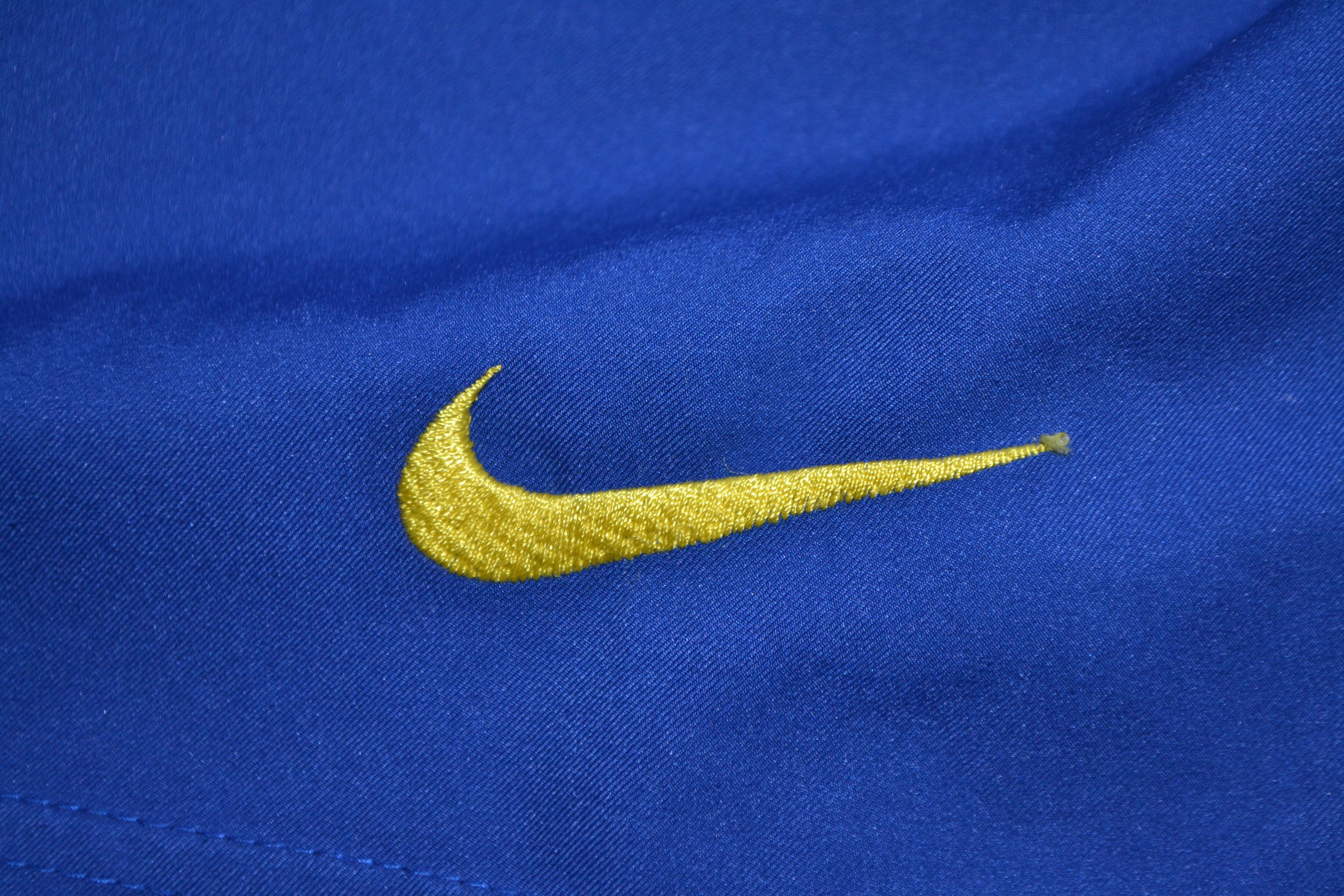 Nike Vintage Barcelona 2004 2005 Football Shorts Soccer Home Size US 30 / EU 46 - 7 Thumbnail