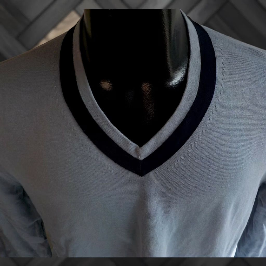 Hugo Boss HUGO BOSS Pullover Sweater V-neck Cotton Light Blue/Navy Trim Large Men Adults Size US L / EU 52-54 / 3 - 1 Thumbnail