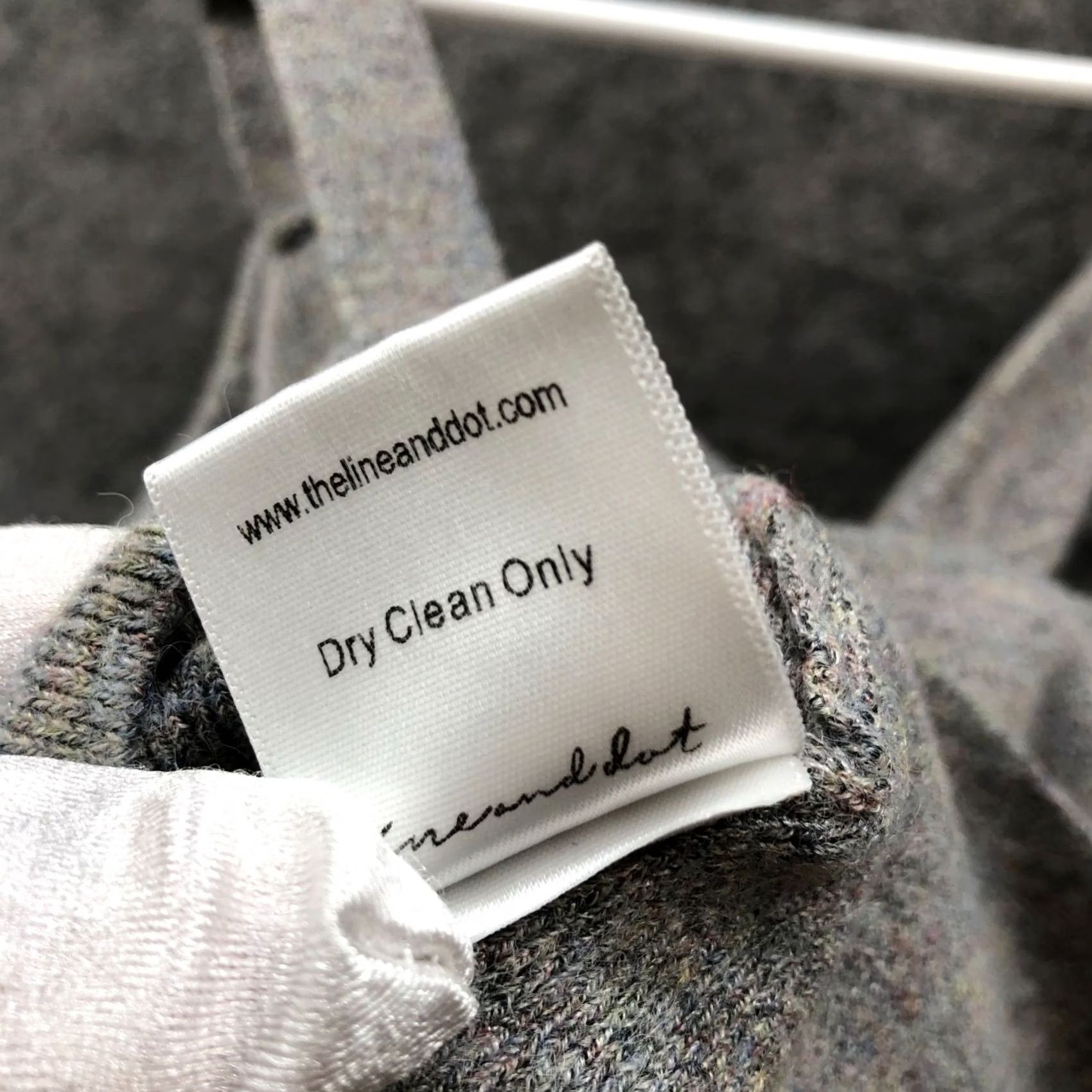 Vintage Line And Dot Wool Blend Knit Camisole Sweater Top Womens XS Gray Sweetheart V-Neck Cropped Long Sleeve Shirt Women XS Gray Sweetheart Size XS / US 0-2 / IT 36-38 - 7 Thumbnail