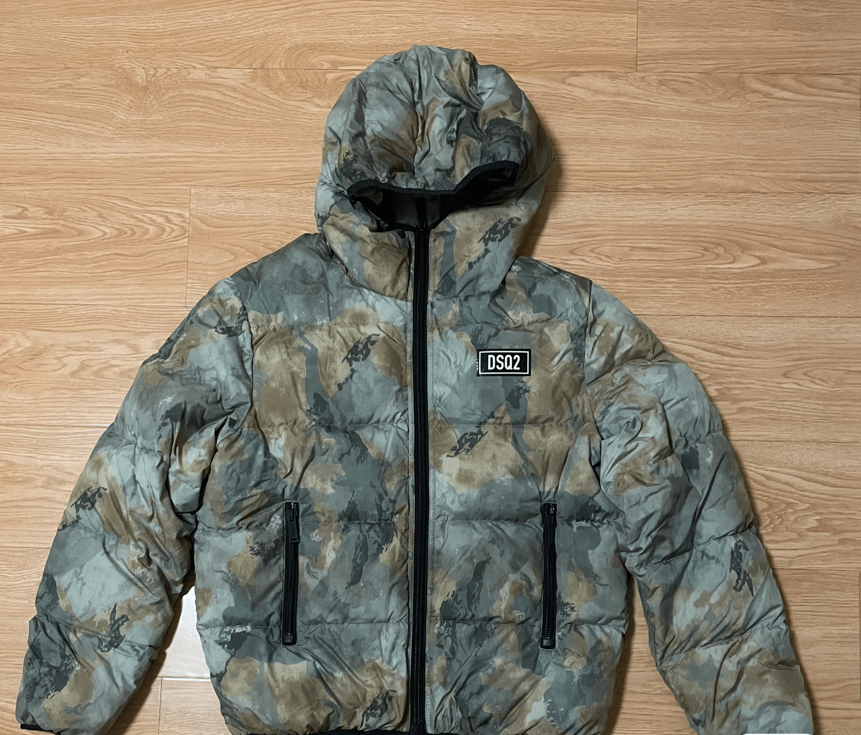 Dsquared2 DSQUARED2 camouflage down jacket, size 50 Size US M / EU 48-50 / 2 - 3 Thumbnail