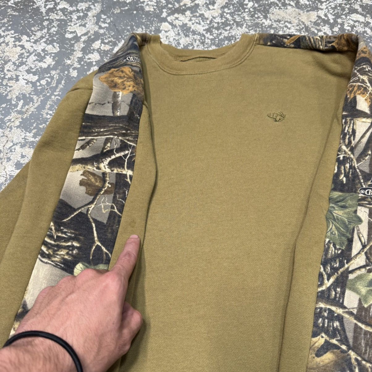 Vintage Vintage Cabelas RealTree Essential Camo Crew Sweatshirt Size US L / EU 52-54 / 3 - 9 Thumbnail