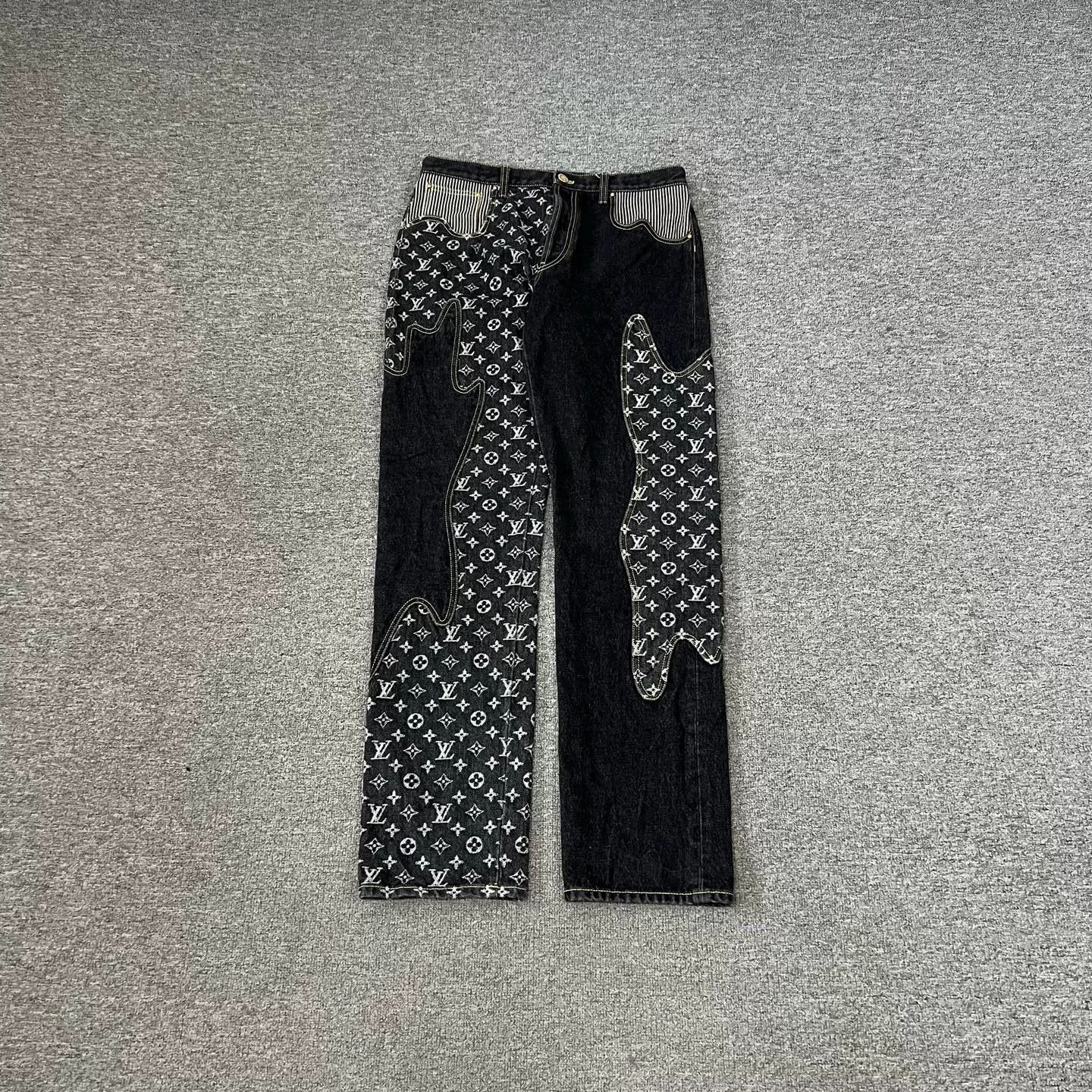 Louis Vuitton Louis Vuitton x Nigo2 Deconstructed Monogram Jeans Size US 31 - 1 Thumbnail