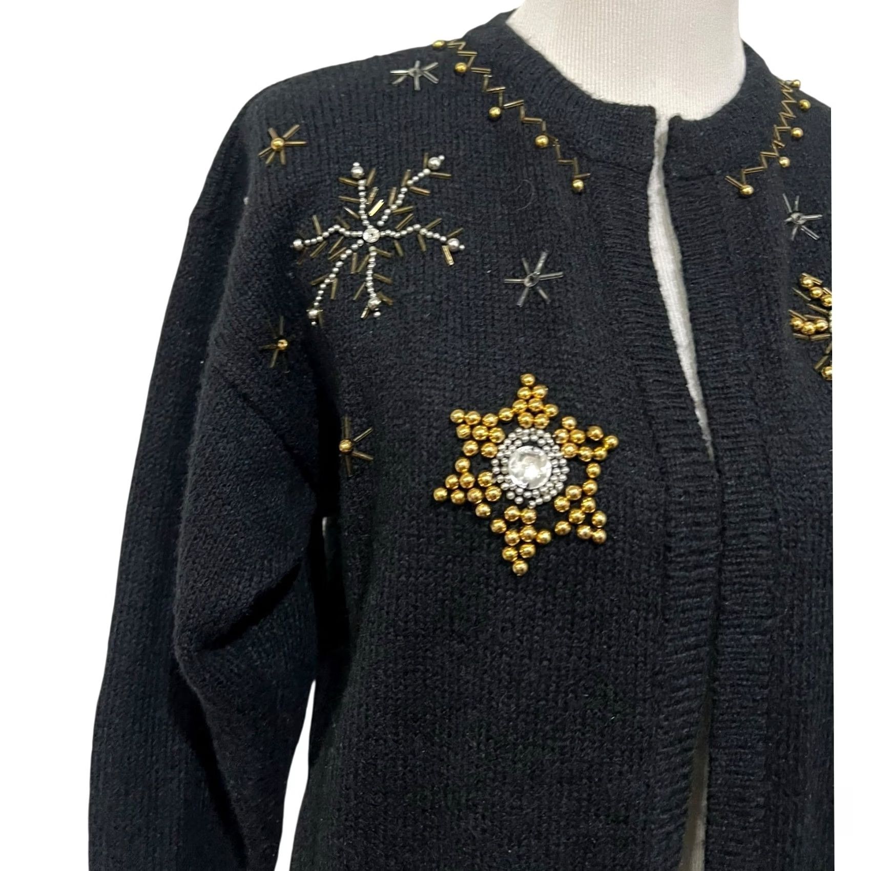 Vintage VINTAGE P’Galli Black Cardigan Sweater Beaded Snowflakes Winter Pockets Womens Sz Small 80s 90s Christmas Womens Size S / US 4 / IT 40 - 2 Thumbnail